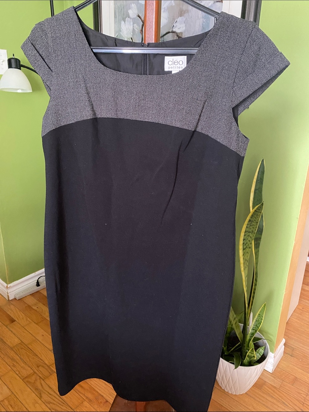 cleo Black and Gray Cap-Sleeve Midi Dress